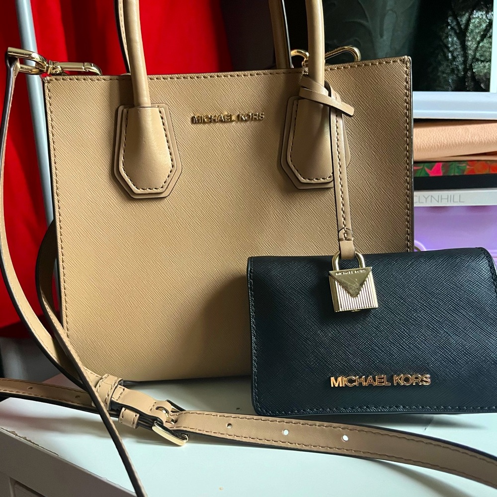 Tan Michael Kors hand bag with a black Michael Kors wallet - Picture 1 of 5